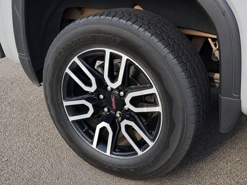 Certified 2025 GMC Sierra 1500 AT4 w/ AT4 Premium Package AWD/4WD image 13