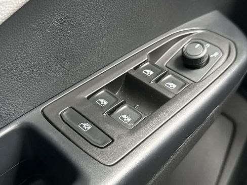 Used 2024 Volkswagen Taos S FWD image 17
