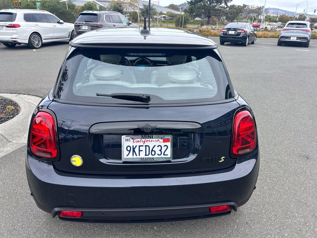 Used 2024 MINI Cooper SE FWD image 4