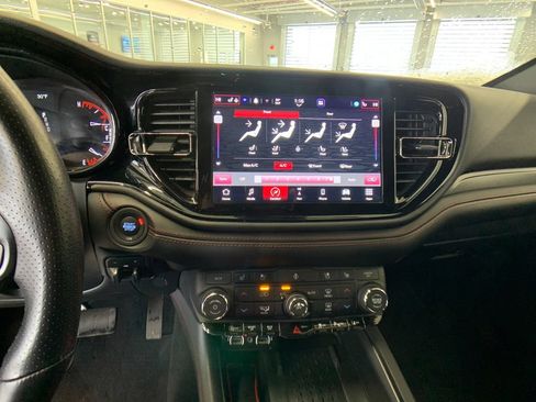 Used 2025 Dodge Durango GT AWD/4WD image 18