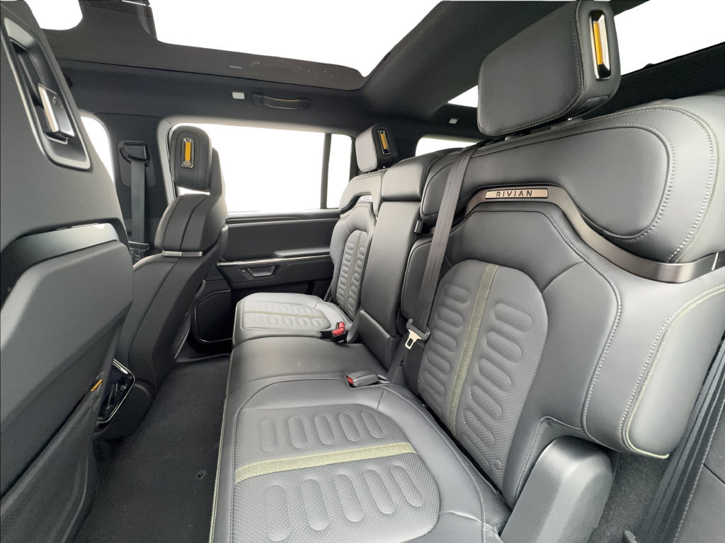 Used 2026 Rivian R1S Adventure Dual AWD/4WD image 25