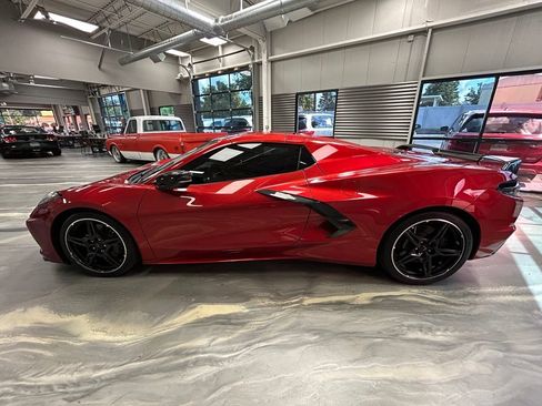 Used 2022 Chevrolet Corvette Stingray Preferred Conv w/ Z51 Performance Package RWD image 35