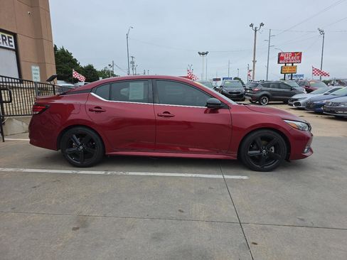 Used 2021 Nissan Sentra SR w/ Lighting Package FWD image 4