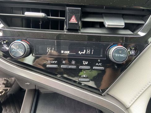 Used 2023 Toyota Camry LE FWD image 23