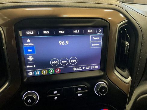 Used 2023 Chevrolet Silverado 2500 High Country image 7