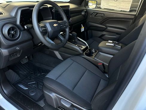 New 2026 Chevrolet Colorado W/T image 8
