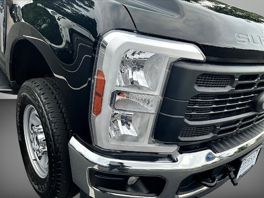 Used 2025 Ford F350 XL w/ FX4 Off-Road Package AWD/4WD image 27