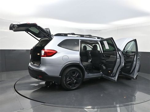 Used 2024 Subaru Ascent Onyx Edition image 40