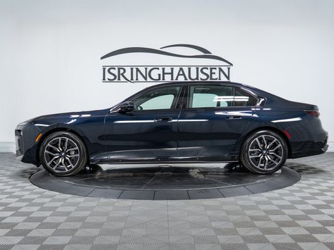 Used 2025 BMW 760i xDrive w/ Executive Package image 8