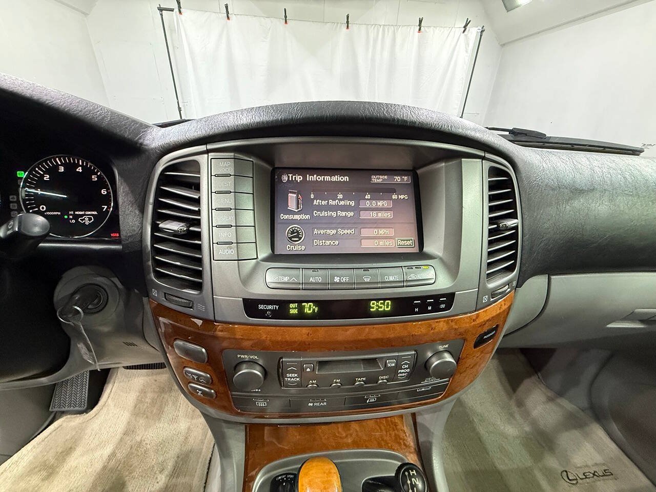 Used 2004 Lexus LX 470 4WD image 16