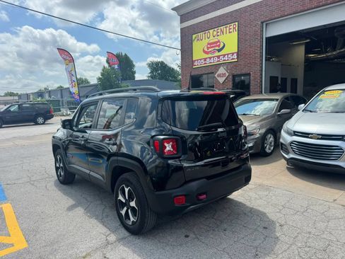 Used 2019 Jeep Renegade Trailhawk AWD/4WD image 3