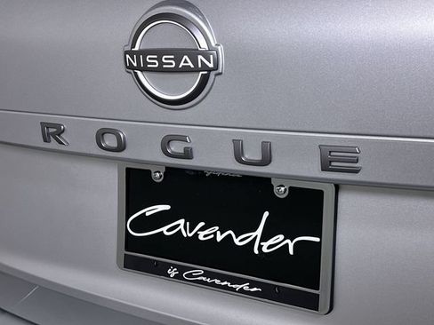 Used 2025 Nissan Rogue SV FWD image 32