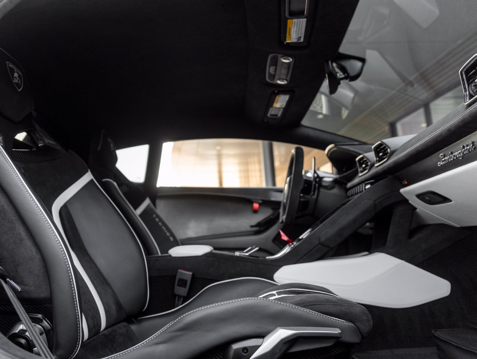 Used 2023 Lamborghini Huracan Tecnica RWD image 39