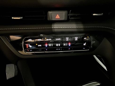 Certified 2023 Buick Envision Essence image 30