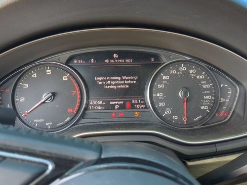 Used 2019 Audi A4 2.0T Premium w/ Convenience Package FWD image 5