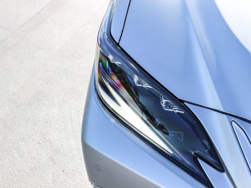 Certified 2025 Lexus ES 300h w/ Accessory Package (Z2) FWD image 9