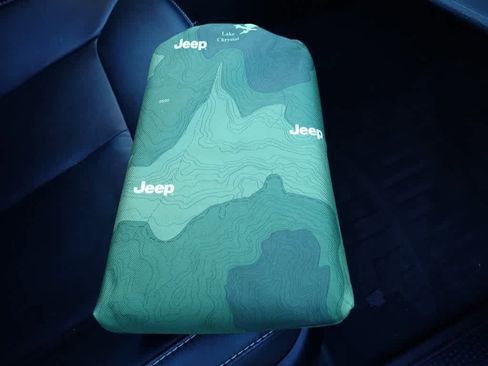 Used 2023 Jeep Grand Cherokee L Limited w/ Black Appearance Package image 28