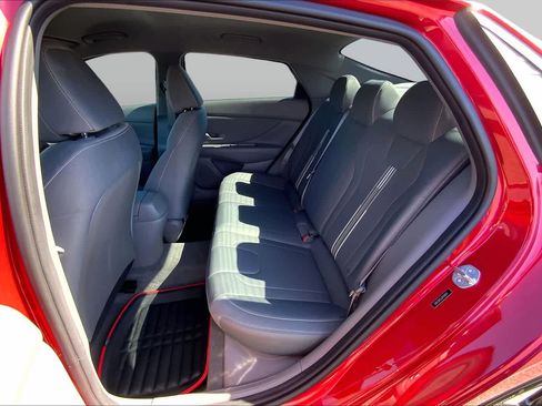 Used 2023 Hyundai Elantra SEL w/ Convenience Package FWD image 19