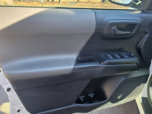 Used 2020 Toyota Tacoma TRD Off-Road image 24