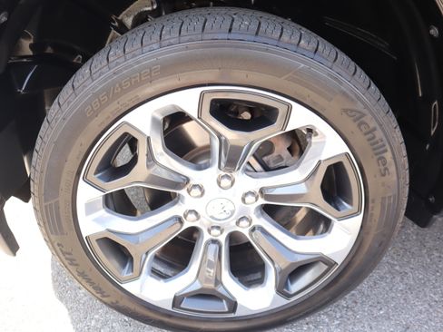 Used 2021 RAM 1500 Laramie image 10