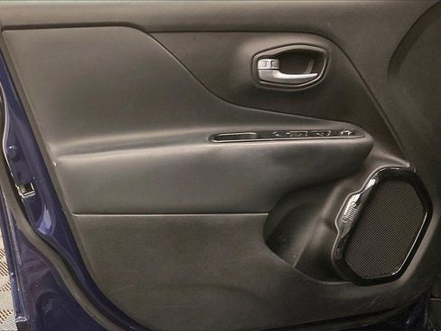 Used 2017 Jeep Renegade Altitude image 20