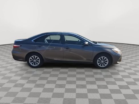 Used 2017 Toyota Camry LE image 9