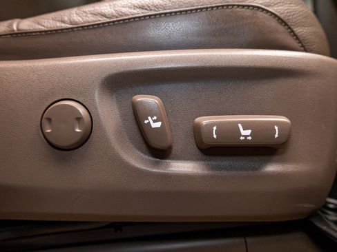 Used 2018 Lexus GX 460 image 27