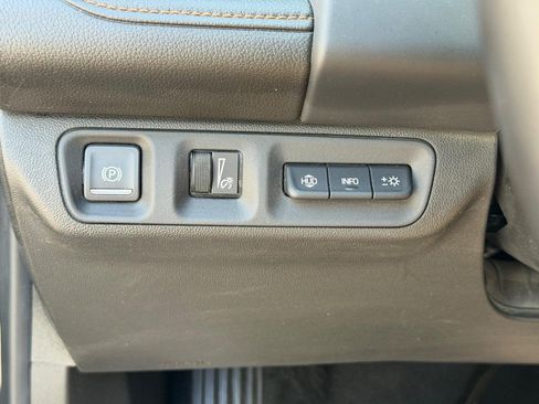 Used 2022 GMC Acadia AT4 w/ Technology Package AWD/4WD image 20