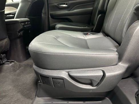 Used 2025 Toyota Grand Highlander AWD image 48