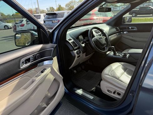 Used 2018 Ford Explorer Limited image 7