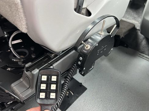 Used 2017 Toyota Sienna XLE FWD image 11