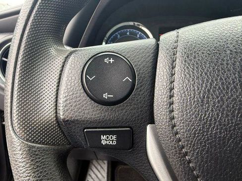 Used 2018 Toyota Corolla LE FWD image 8