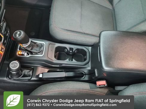 Certified 2025 Jeep Wrangler Unlimited Rubicon AWD/4WD image 27