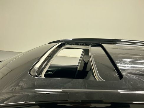 Used 2019 Toyota RAV4 XLE w/ Convenience Package image 19