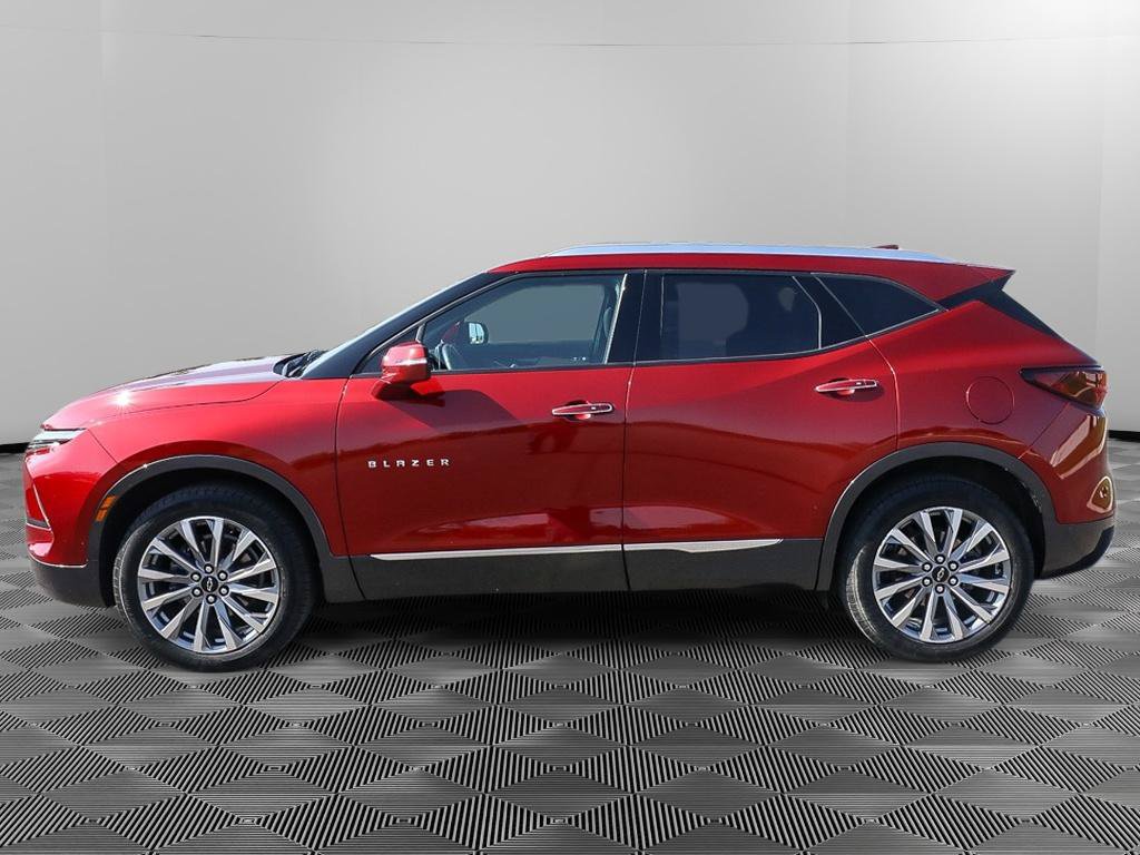 Used 2024 Chevrolet Blazer Premier FWD image 3