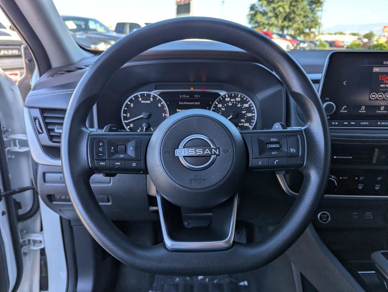 Used 2023 Nissan Rogue S AWD/4WD image 12