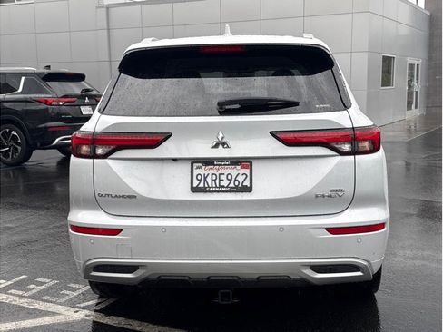 Used 2023 Mitsubishi Outlander SEL image 6