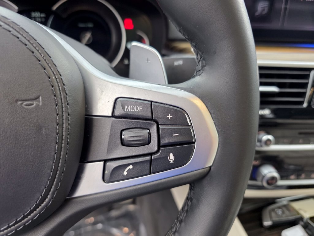 Used 2019 BMW 540i w/ M Sport Package RWD image 19