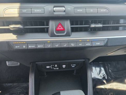 Used 2025 Kia K4 FWD image 18