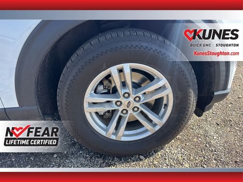 Used 2020 Ford Explorer XLT w/ Equipment Group 202A AWD/4WD image 11