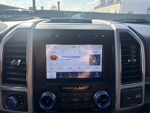 Used 2020 Ford F150 Lariat w/ Equipment Group 502A Luxury image 16