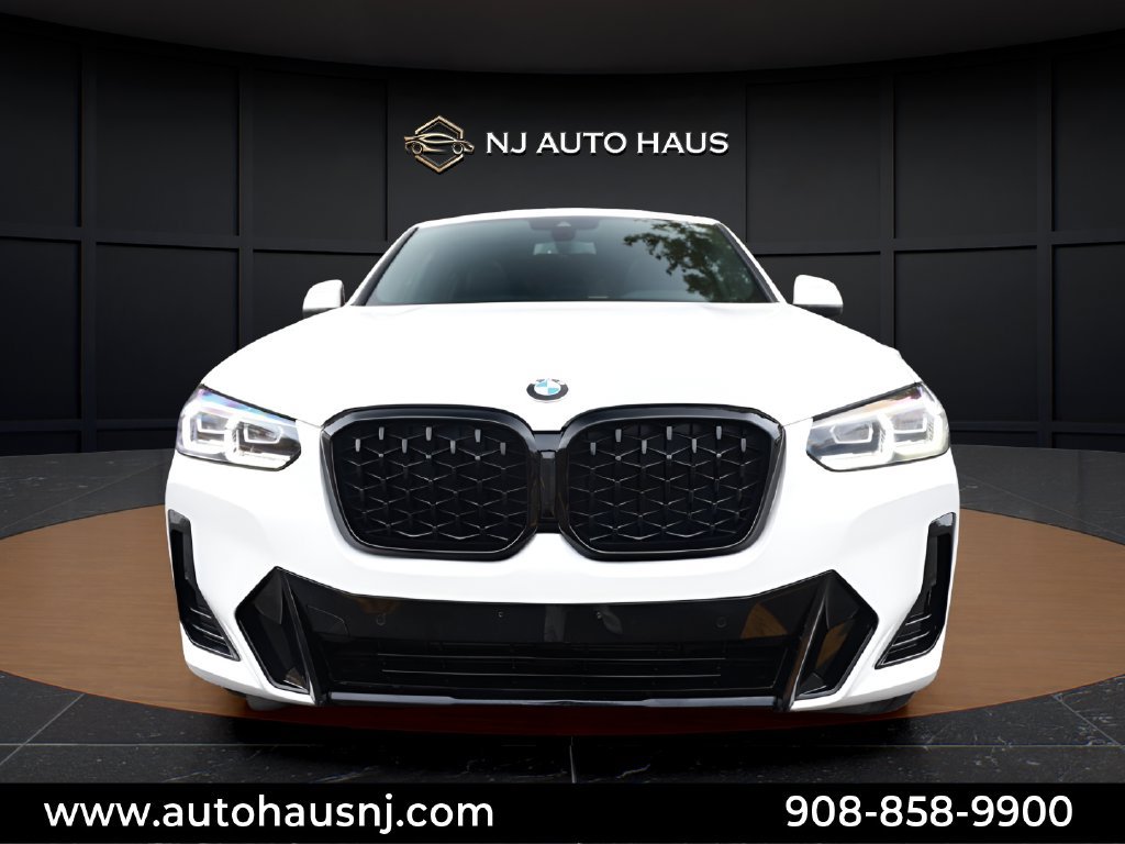 Used 2022 BMW X4 xDrive30i w/ Premium Package Essential AWD/4WD image 3