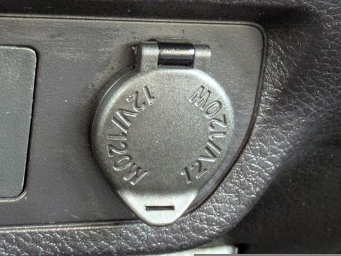 Used 2021 Toyota Tacoma SR w/ SR Convenience Package image 23