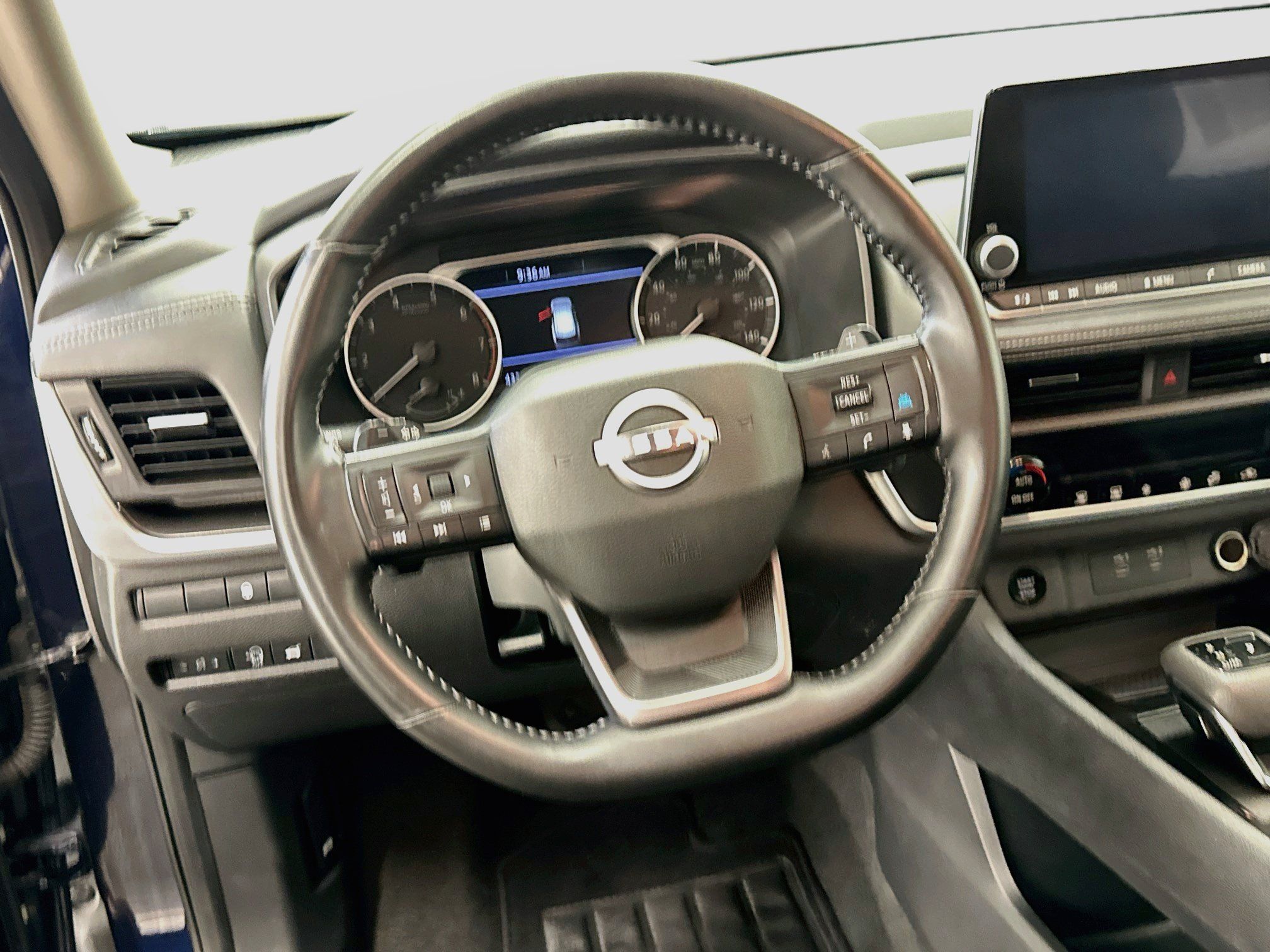 Used 2025 Nissan Rogue SV AWD/4WD image 18