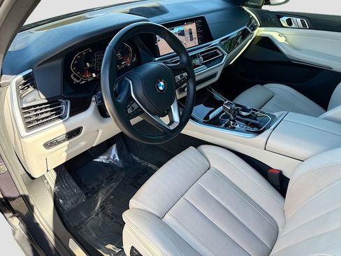 Used 2019 BMW X5 xDrive40i w/ Luxury Seating Package image 27