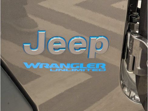 Used 2021 Jeep Wrangler Unlimited Rubicon 4xe w/ Cold Weather Group AWD/4WD image 5