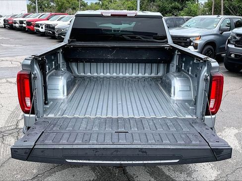 Used 2023 GMC Sierra 1500 SLT AWD/4WD image 16