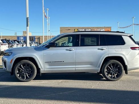 New 2026 Jeep Grand Cherokee L Limited AWD/4WD image 6