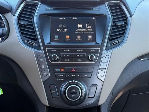 Used 2017 Hyundai Santa Fe SE image 14