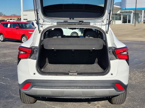 Used 2025 Chevrolet Trax LT w/ LT Convenience Package image 8